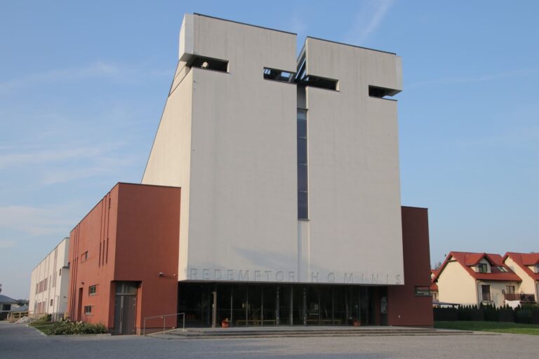 Sakralkomplex in Kraków – Krowodrza an der Stelmachow-Straße – Phase I – Bau der Kirche Christus der Erlöser des Menschen Redemptor Hominis